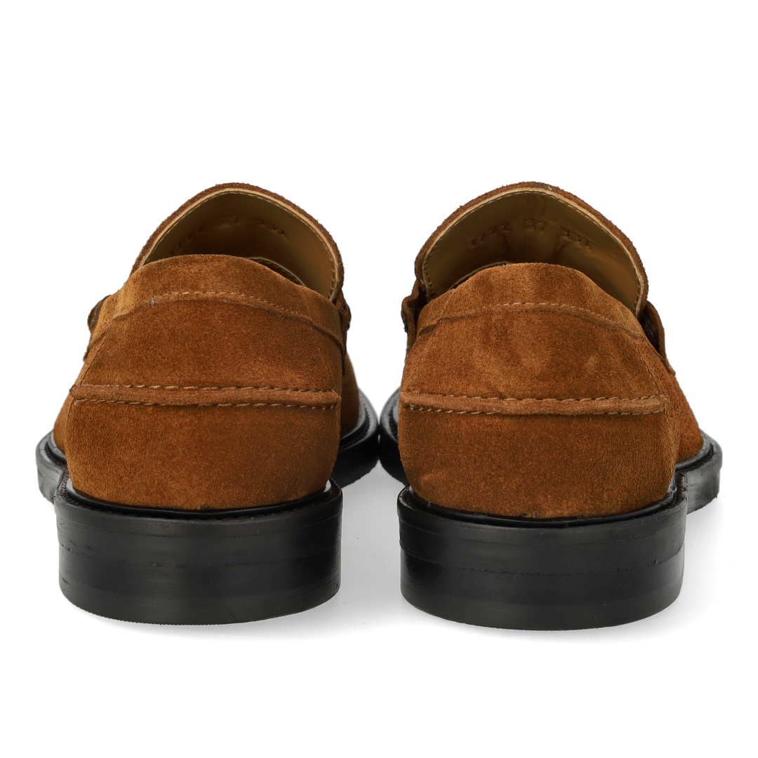 Penny loafer with hand-braided detail