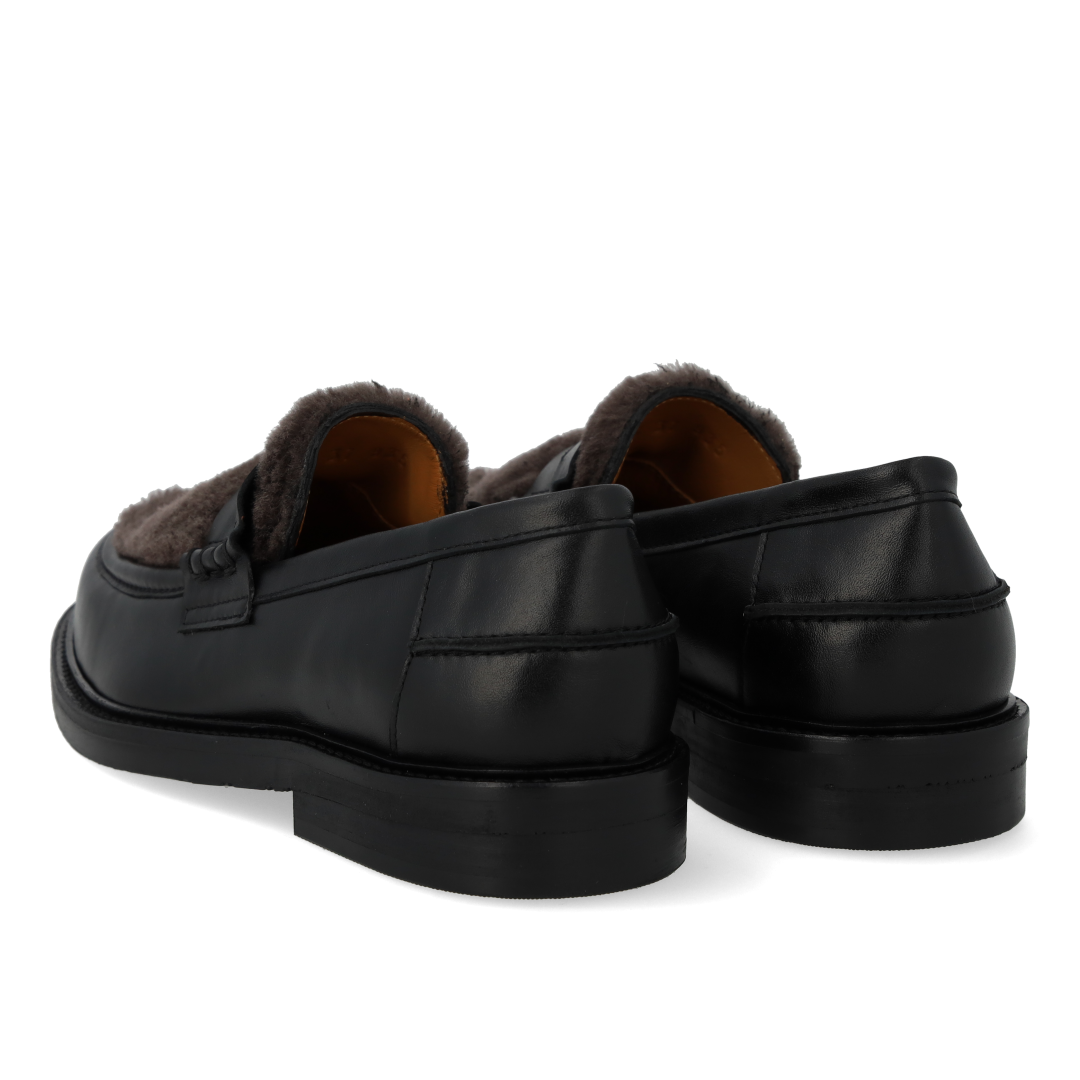 Penny loafer with soft fur trim