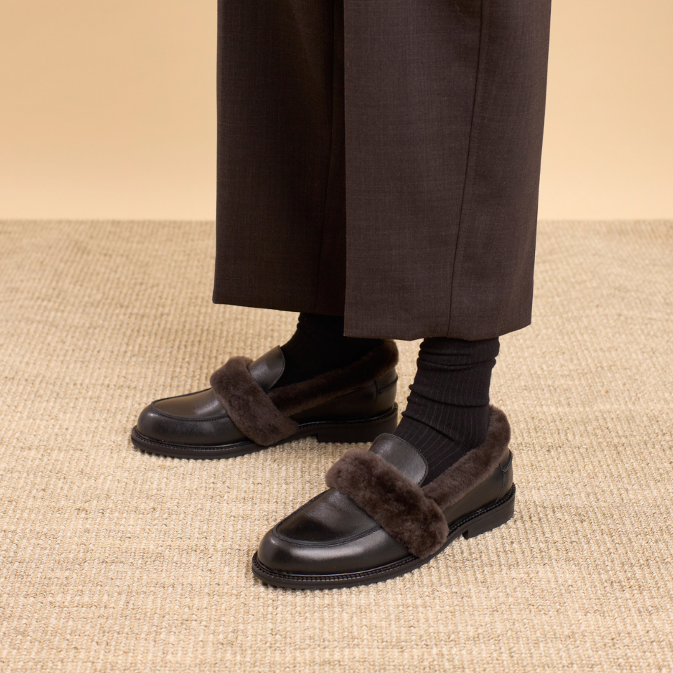 Loafer with soft fur trim