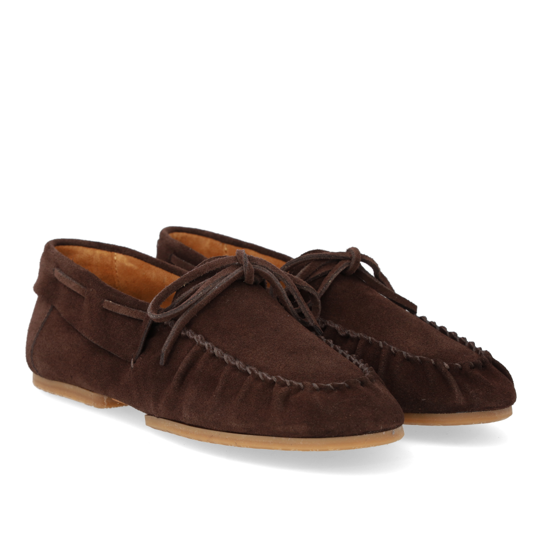 Ultra-soft moccasin with laces