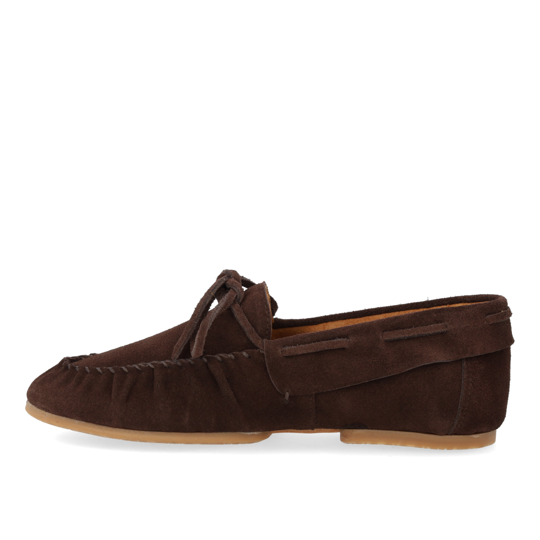 Ultra-soft moccasin with laces