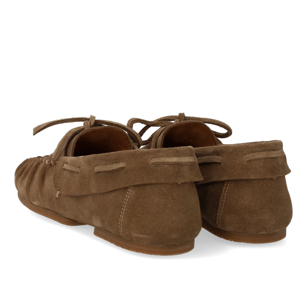 ultra-soft moccasin with laces