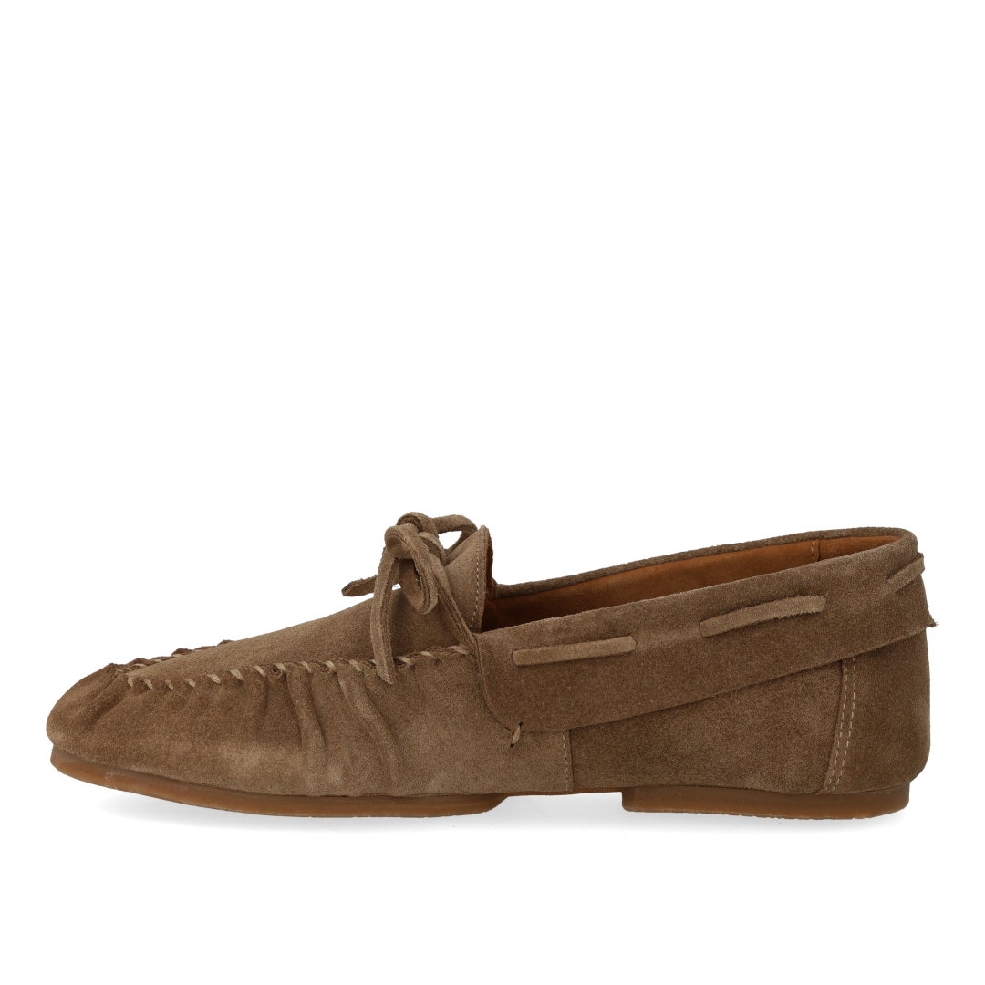 ultra-soft moccasin with laces