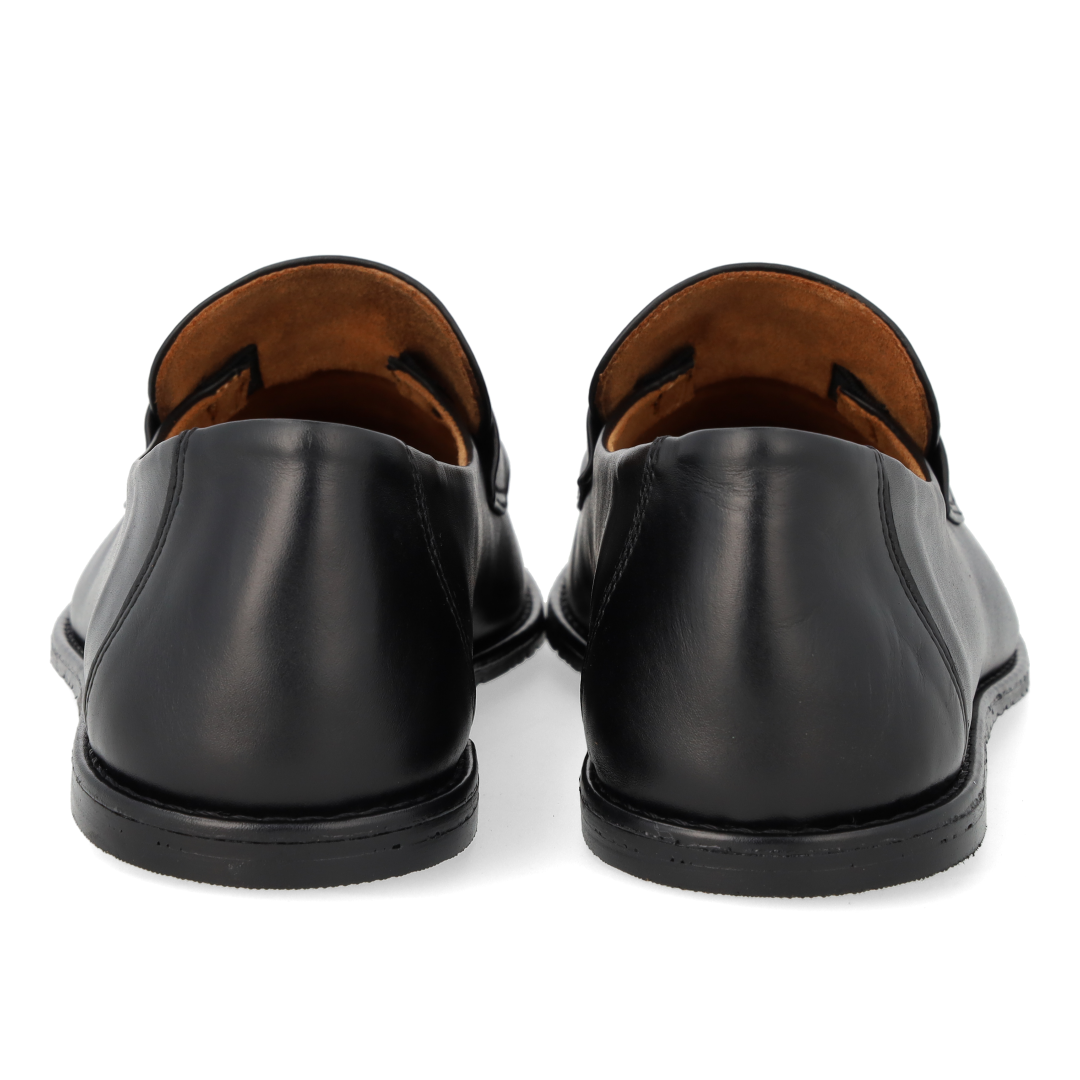 Ultra-soft loafer with stitching detail