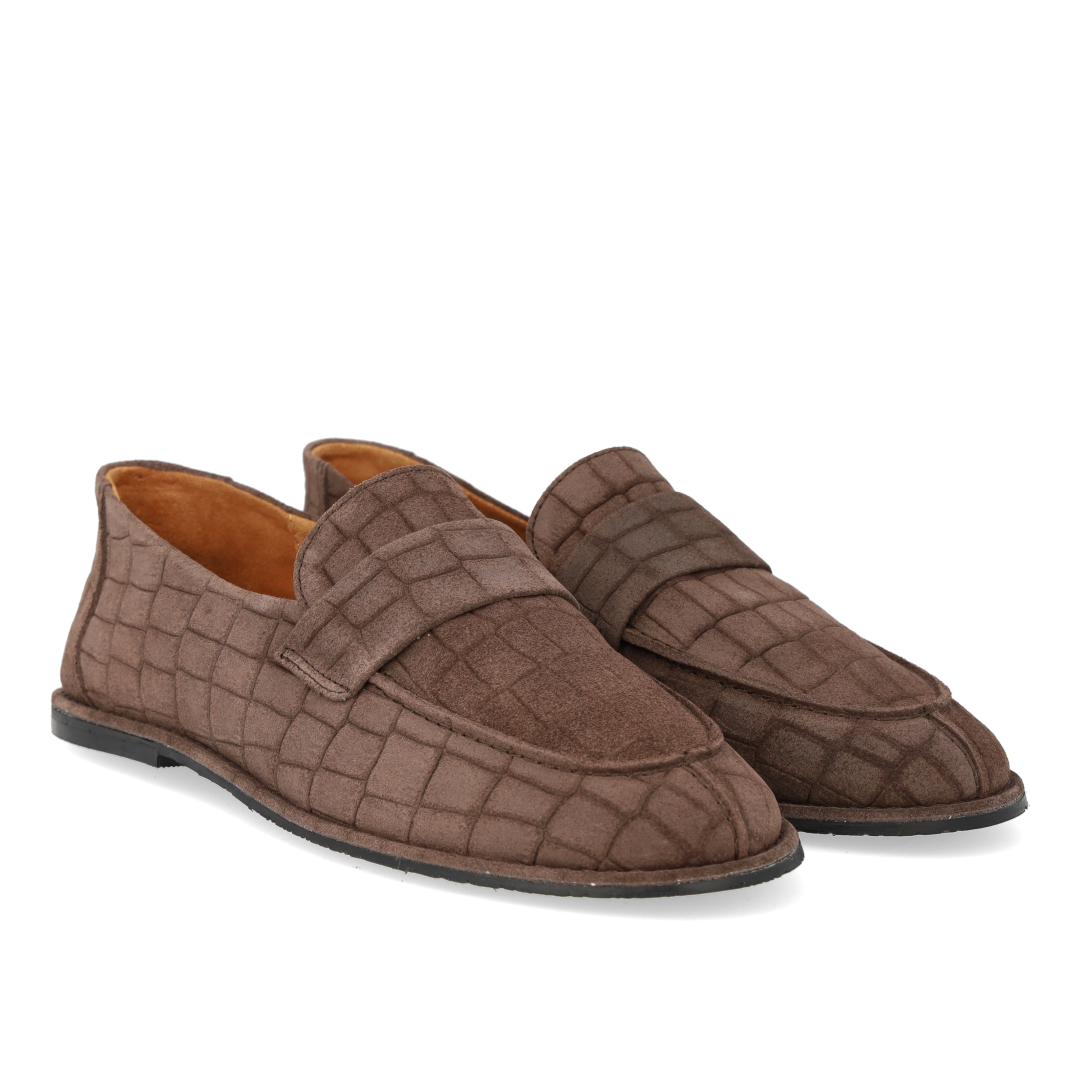 Ultrasoft loafer with topstitching detail