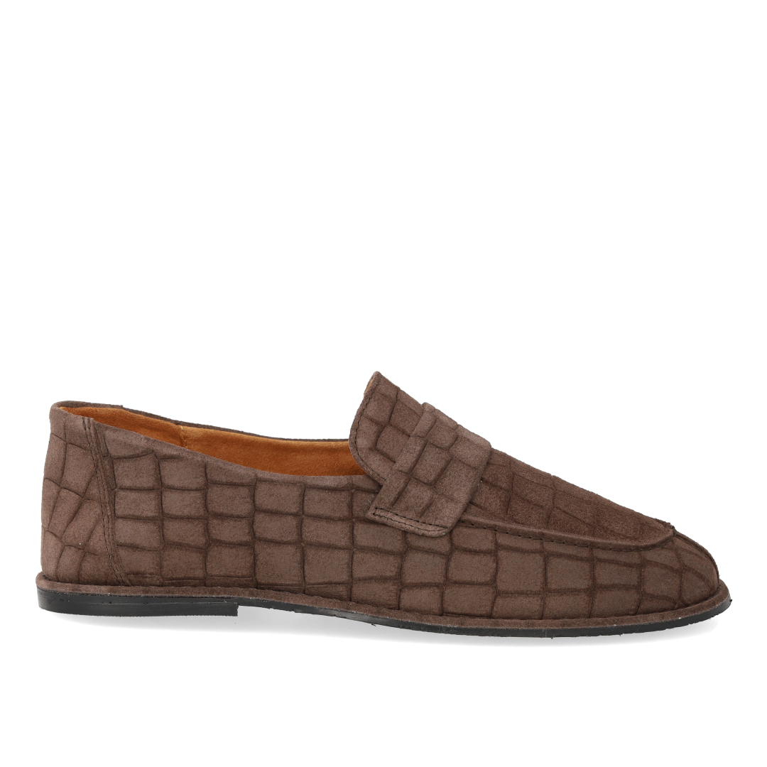 Ultrasoft loafer with topstitching detail