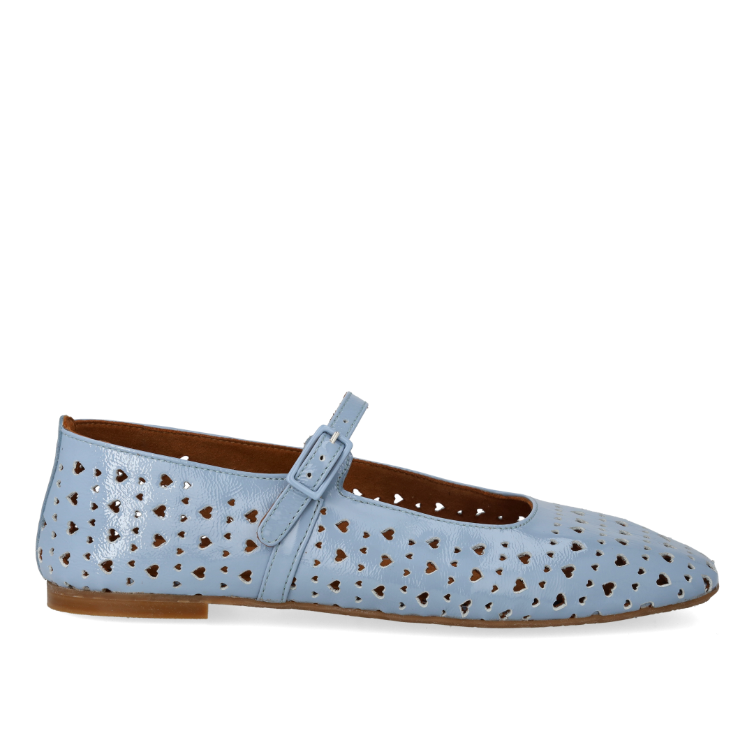 Mary Jane ballerina with perforated heart pattern
