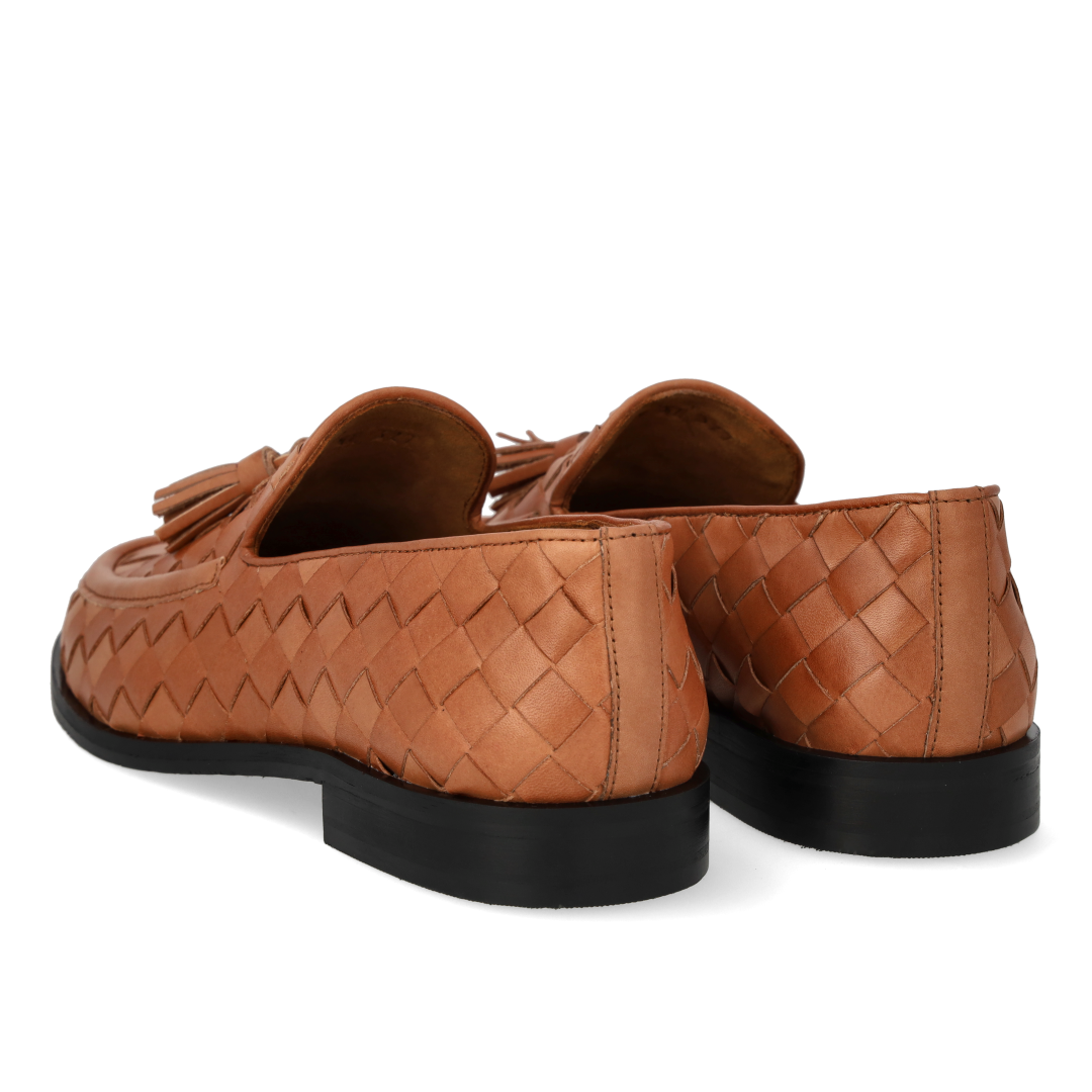 Braided loafer with tassel details