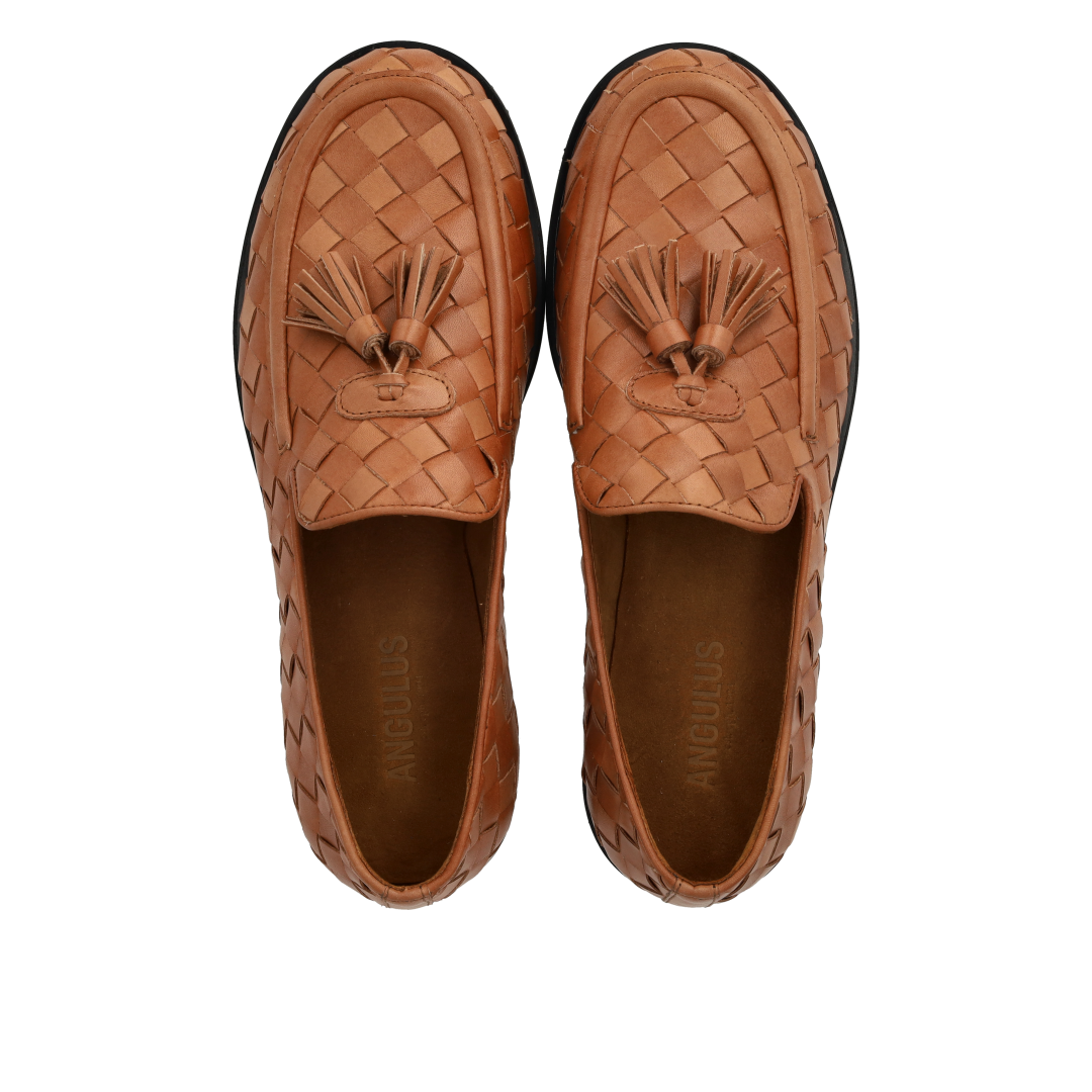 Braided loafer with tassel details