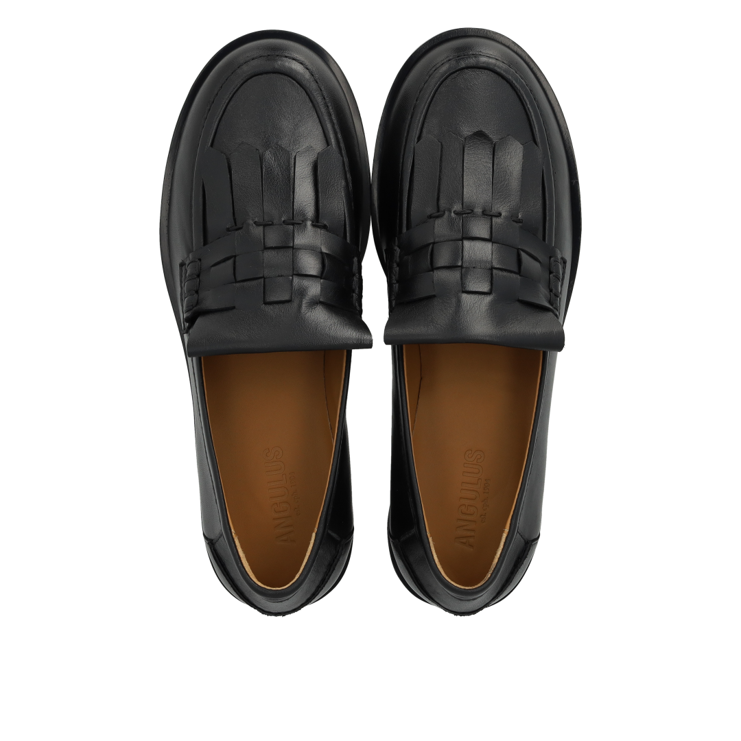 Loafer with braided detail