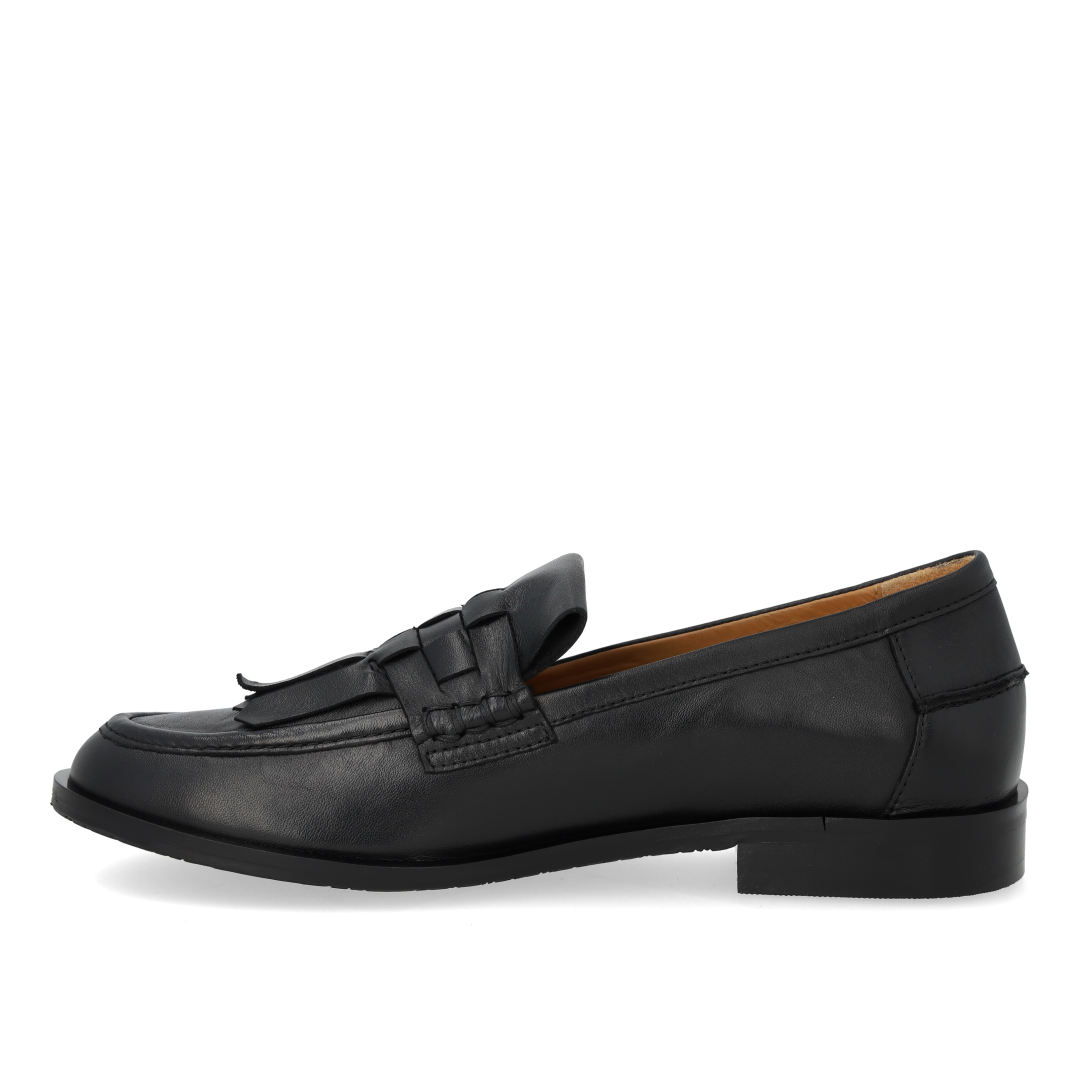 Loafer with braided detail
