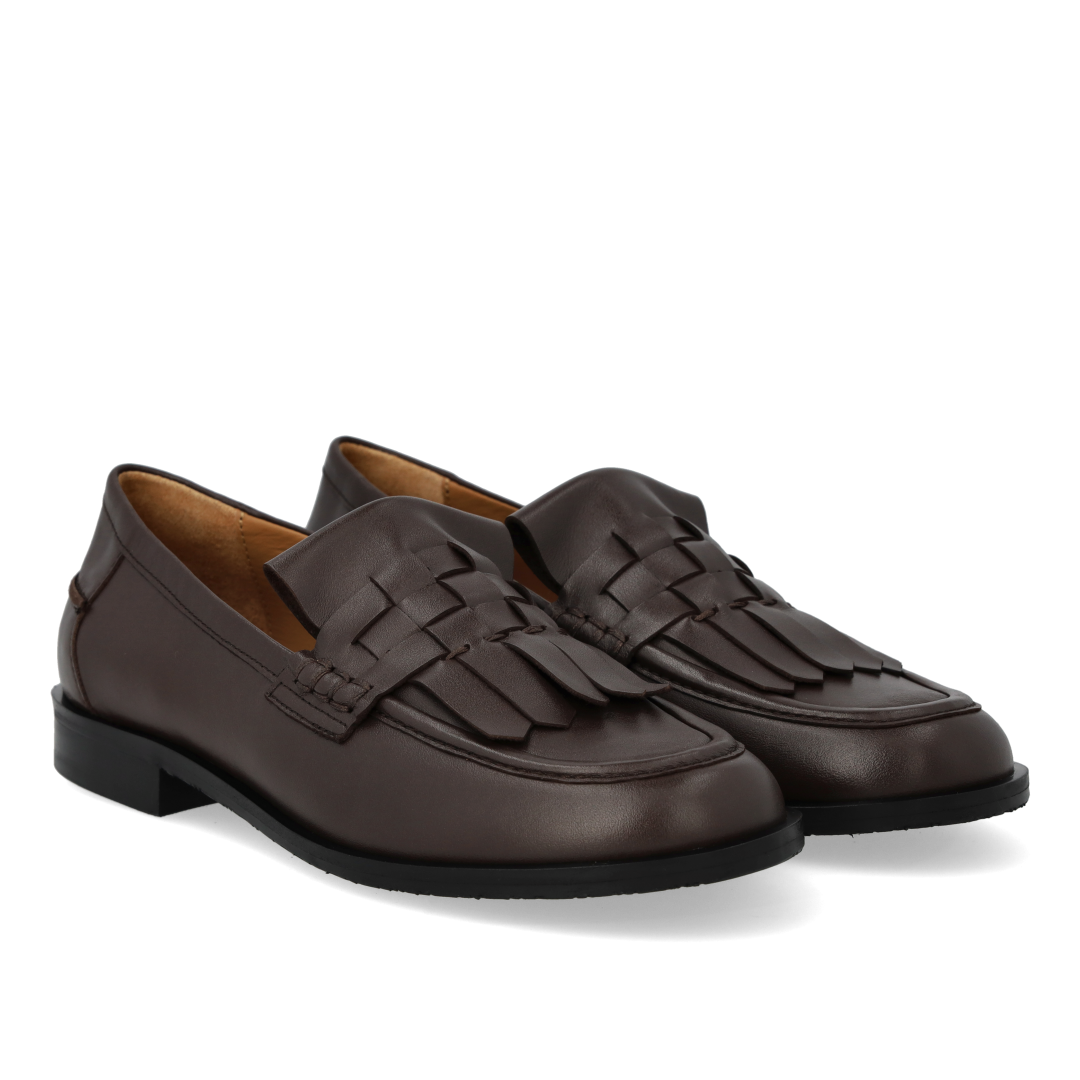Loafer with braided detail