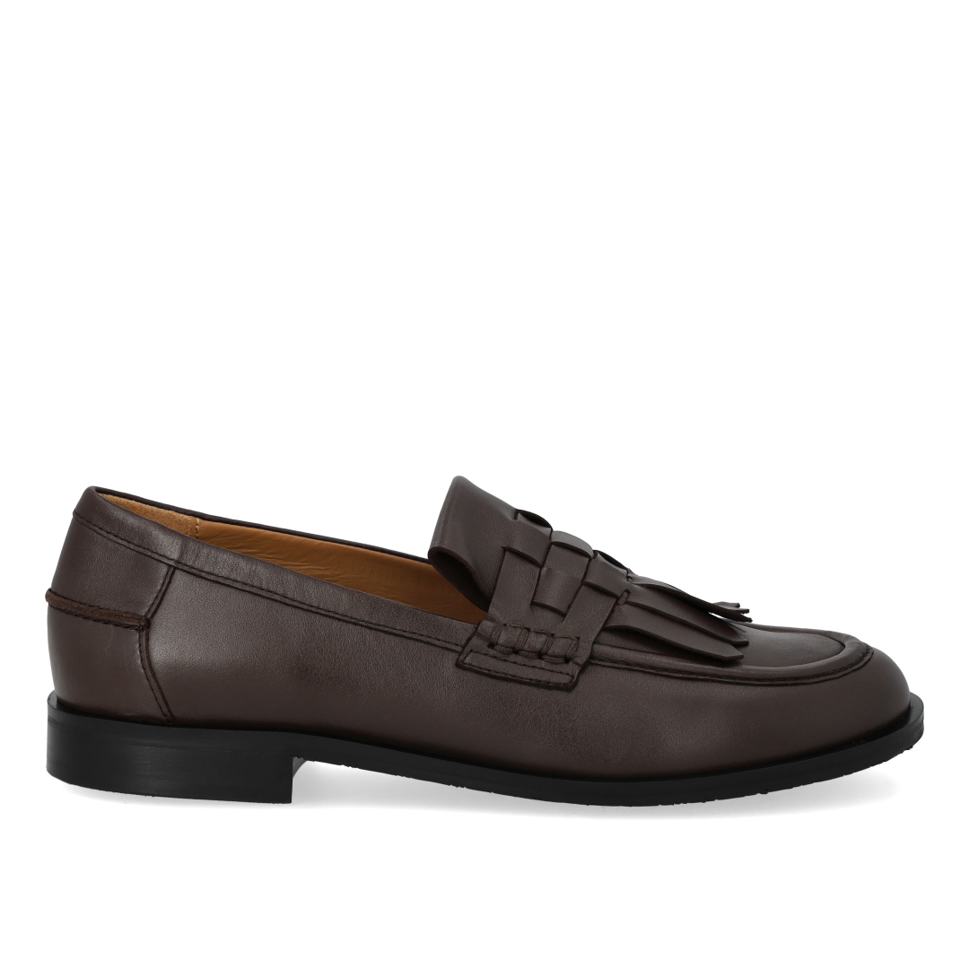 Loafer with braided detail