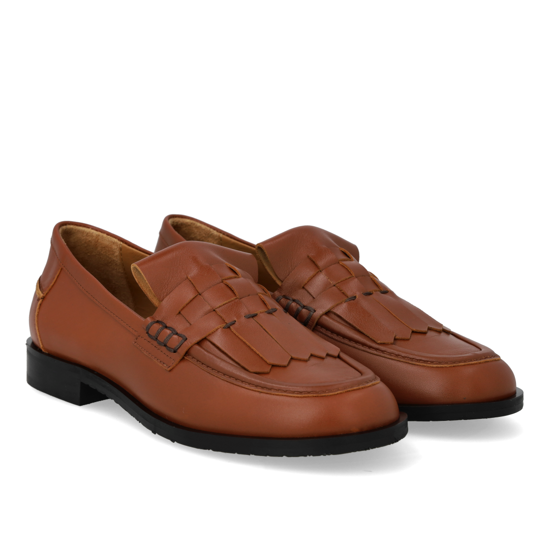 Loafer with braided detail