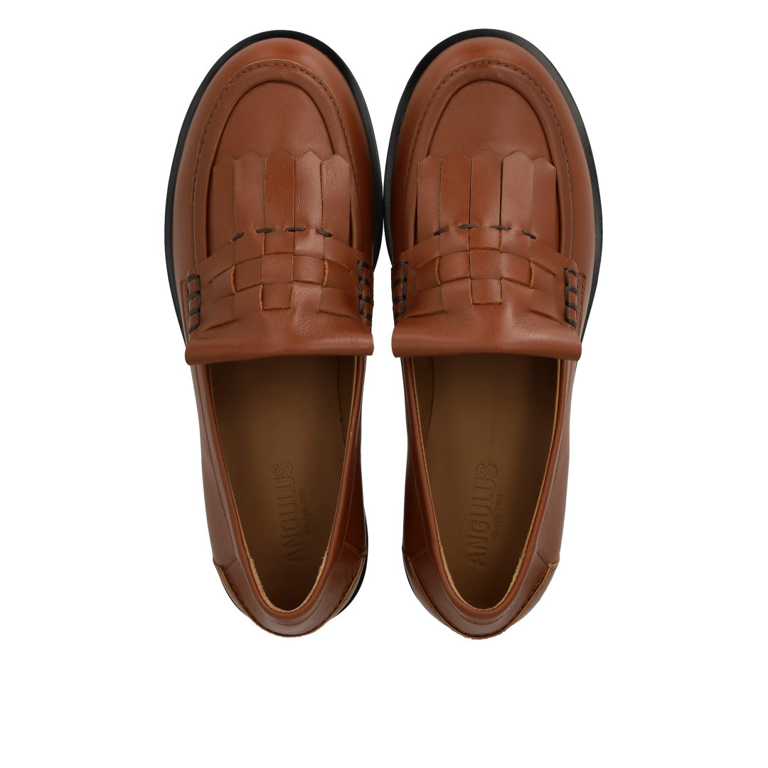 Loafer with braided detail