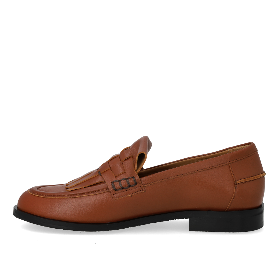 Loafer with braided detail