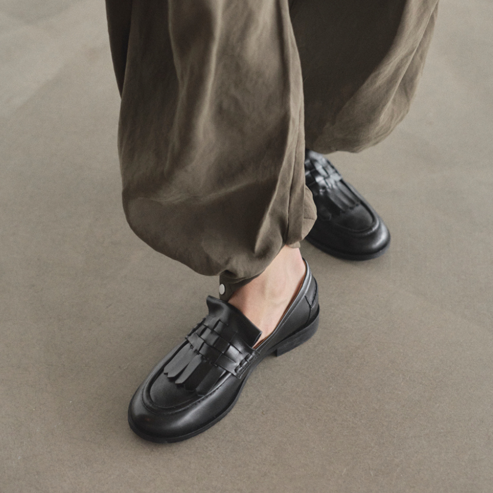 Loafer with braided detail