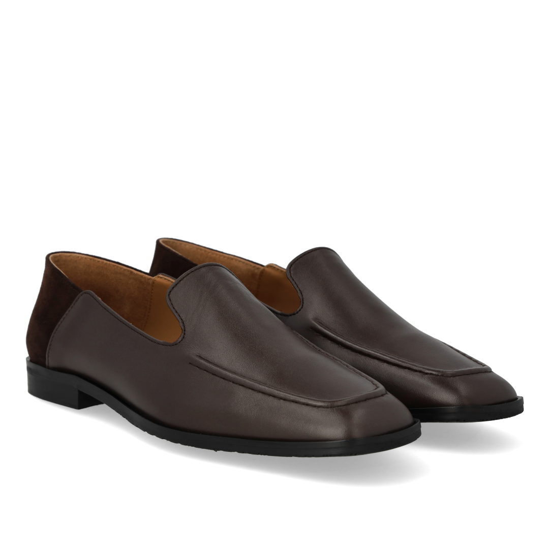 Loafer with suede detail