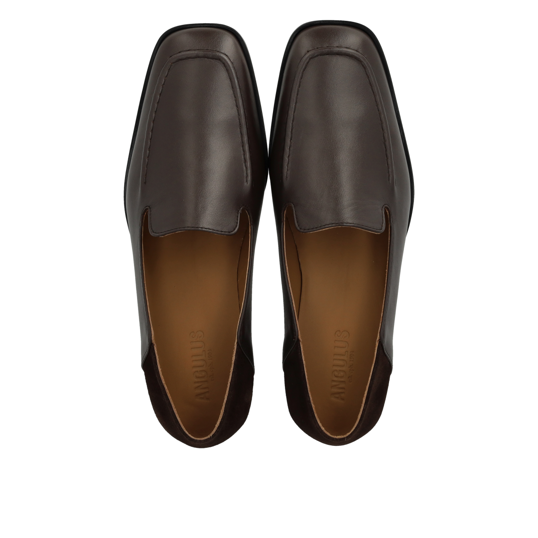 Loafer with suede detail
