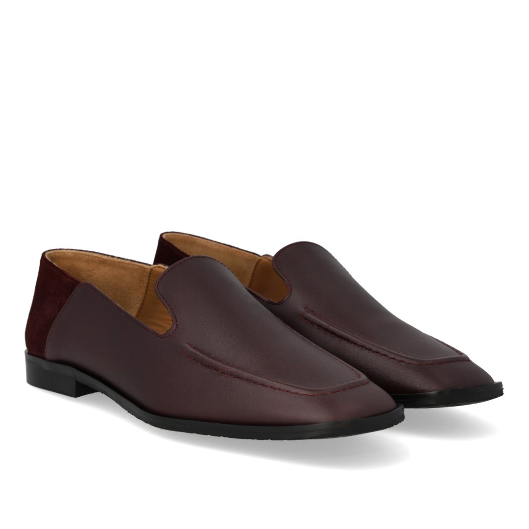 Loafer with suede detail