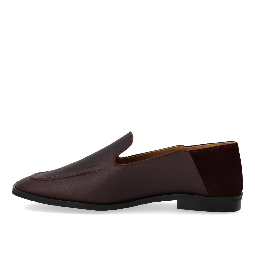 Loafer with suede detail