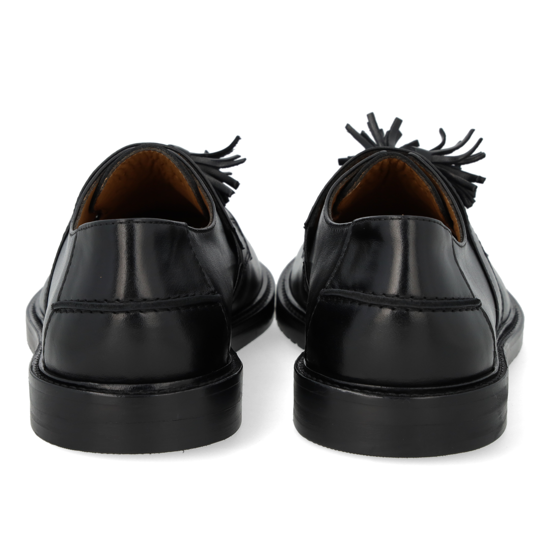 Loafer with tassel detail