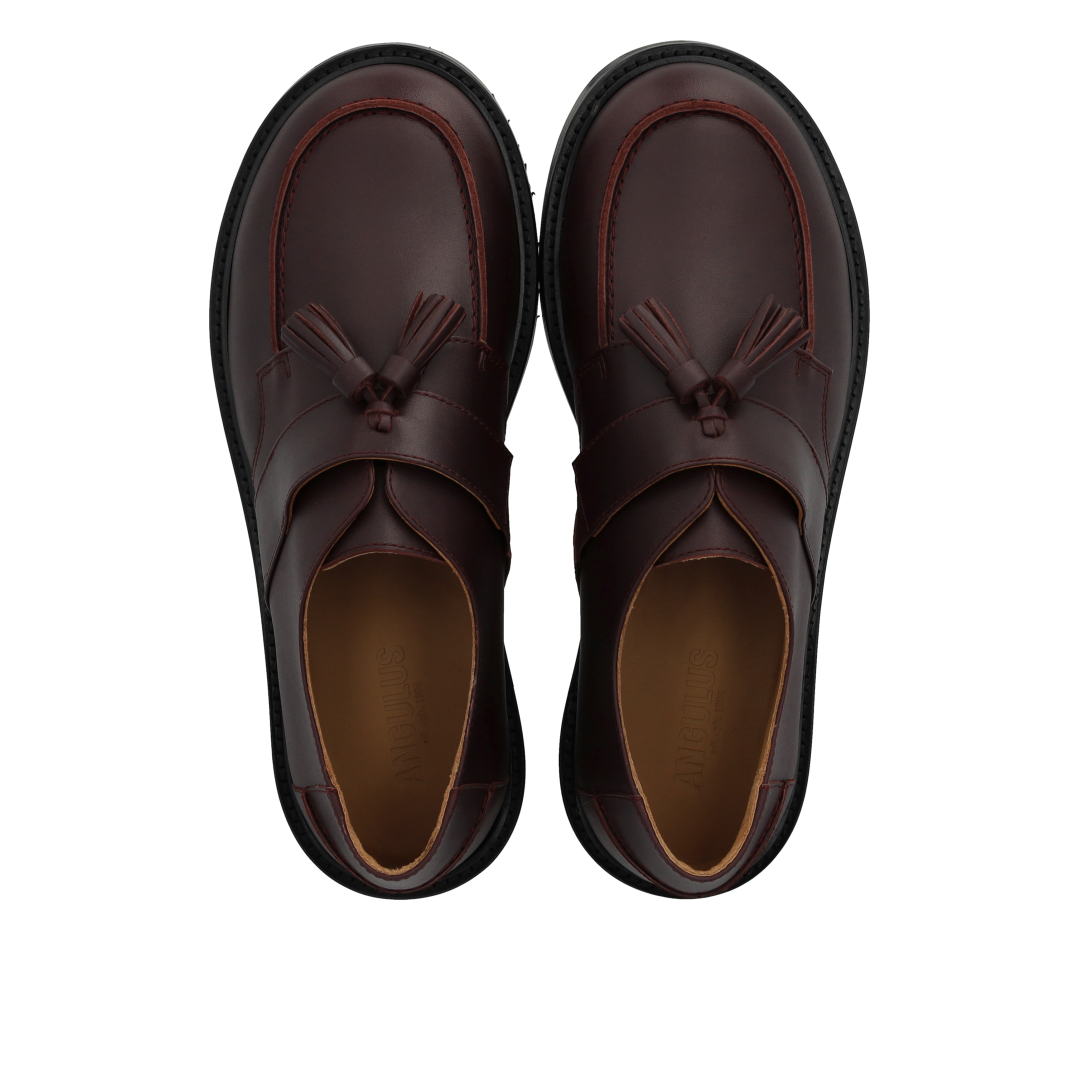 Loafer with tassel detail