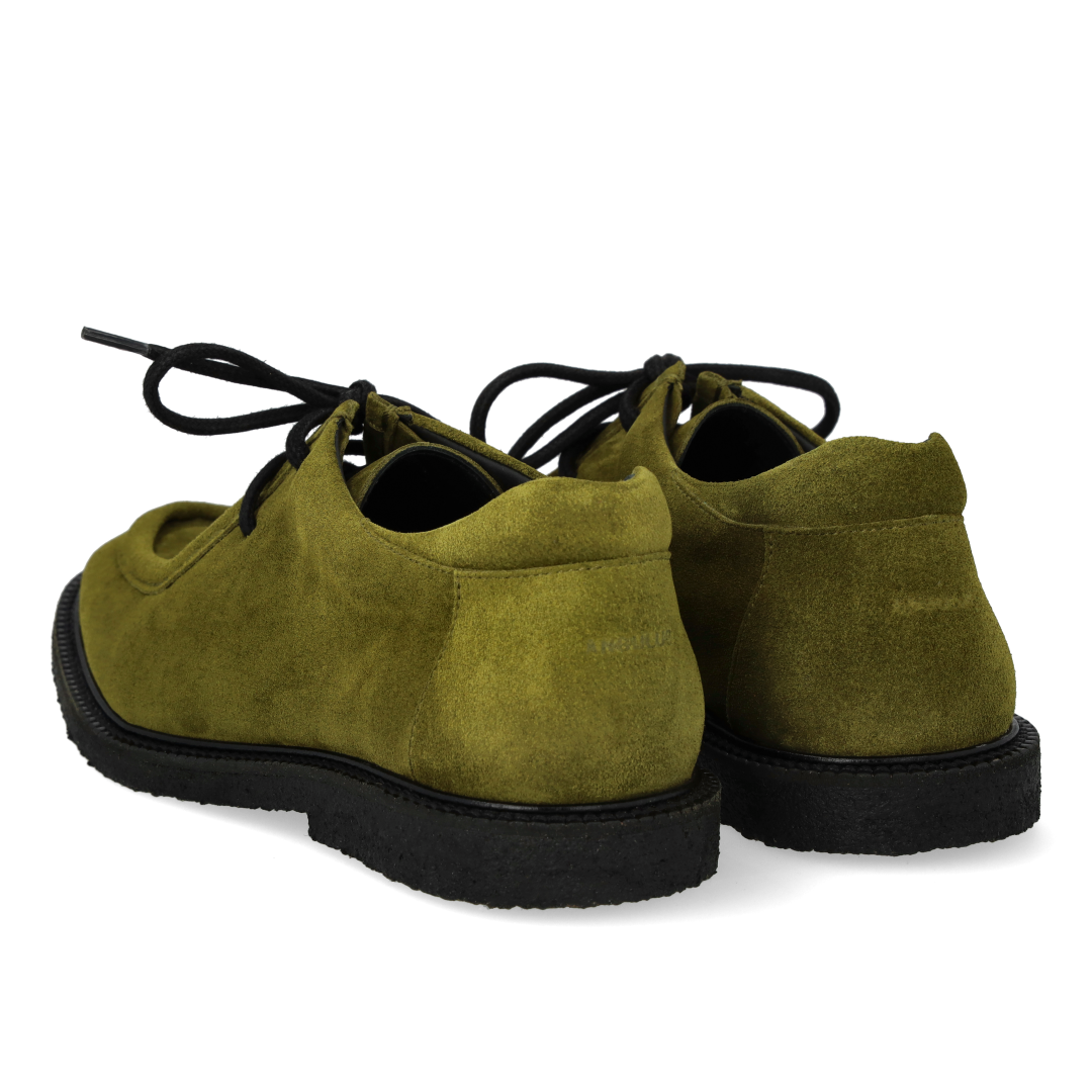 Lace-up shoes