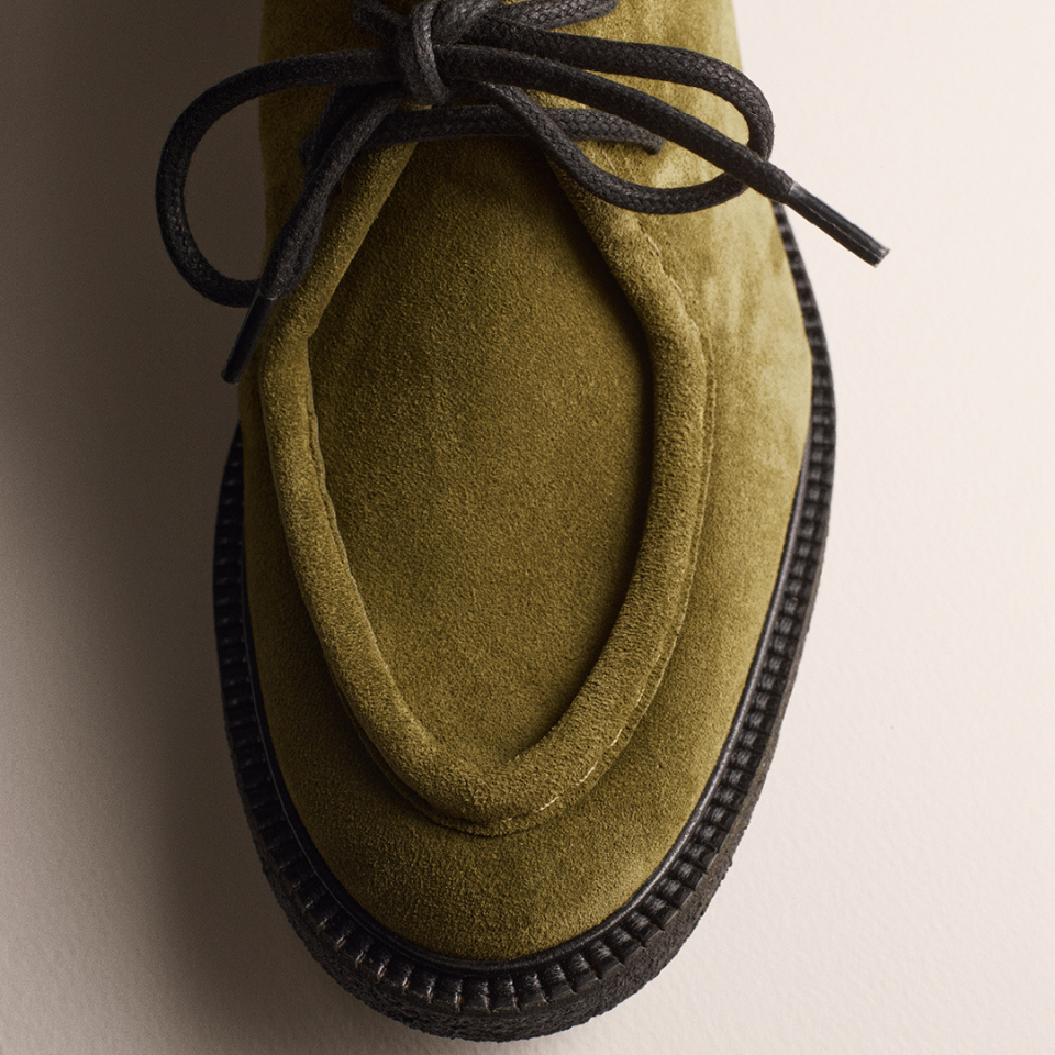 Lace-up shoes