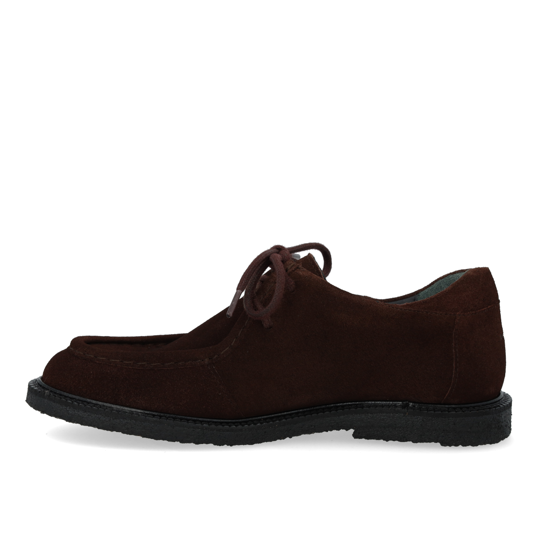 Lace-up shoes