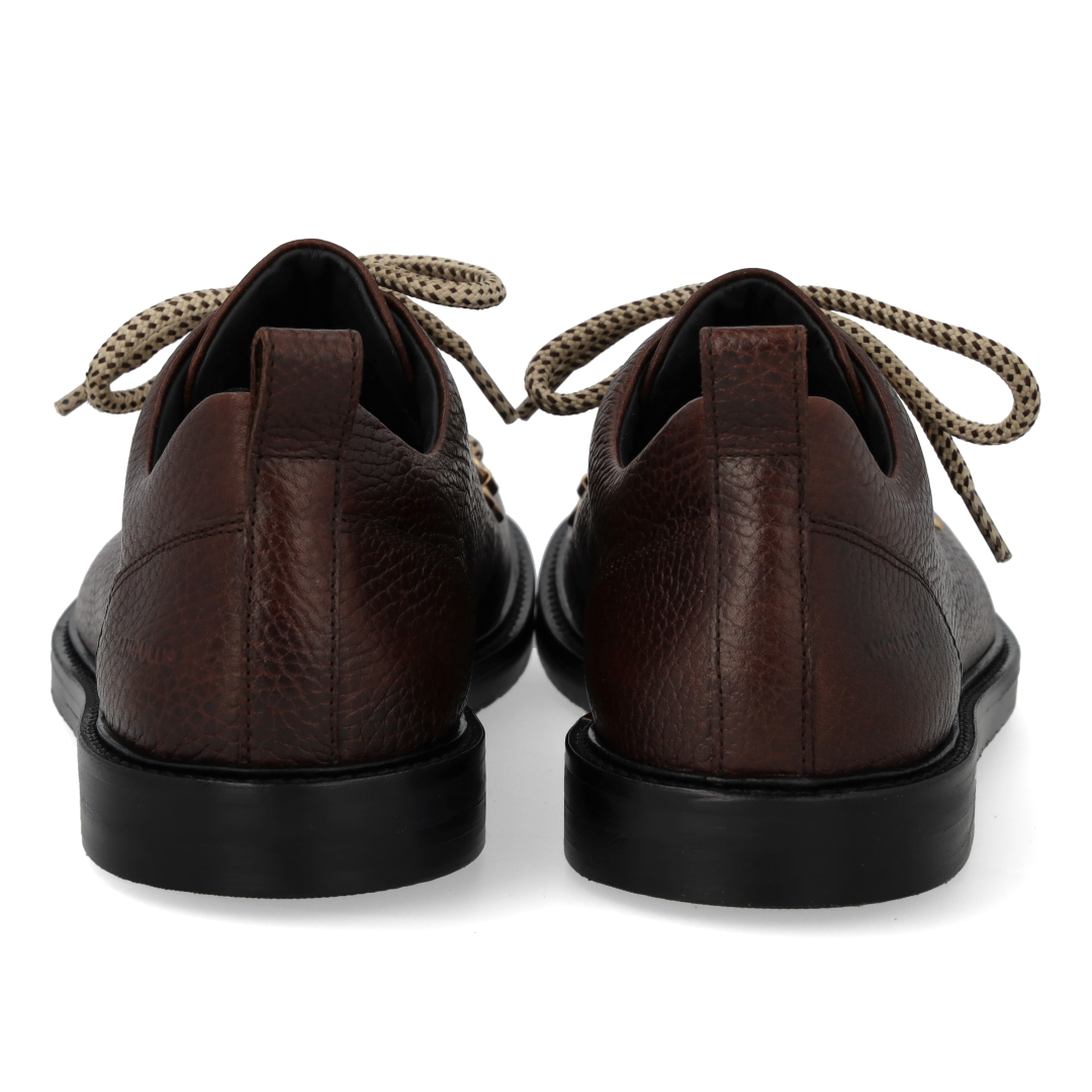 Lace-up shoes