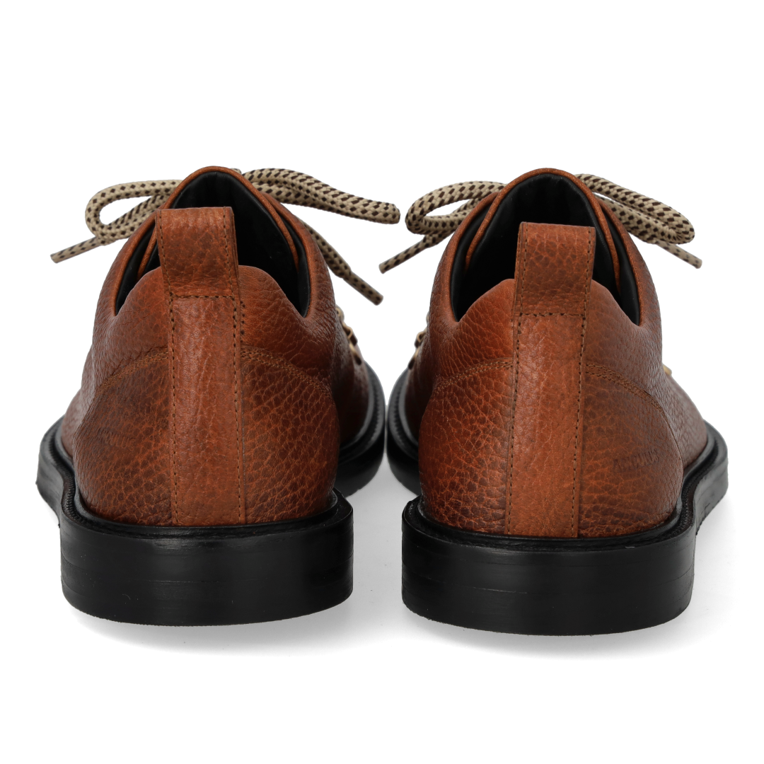 Lace-up shoes