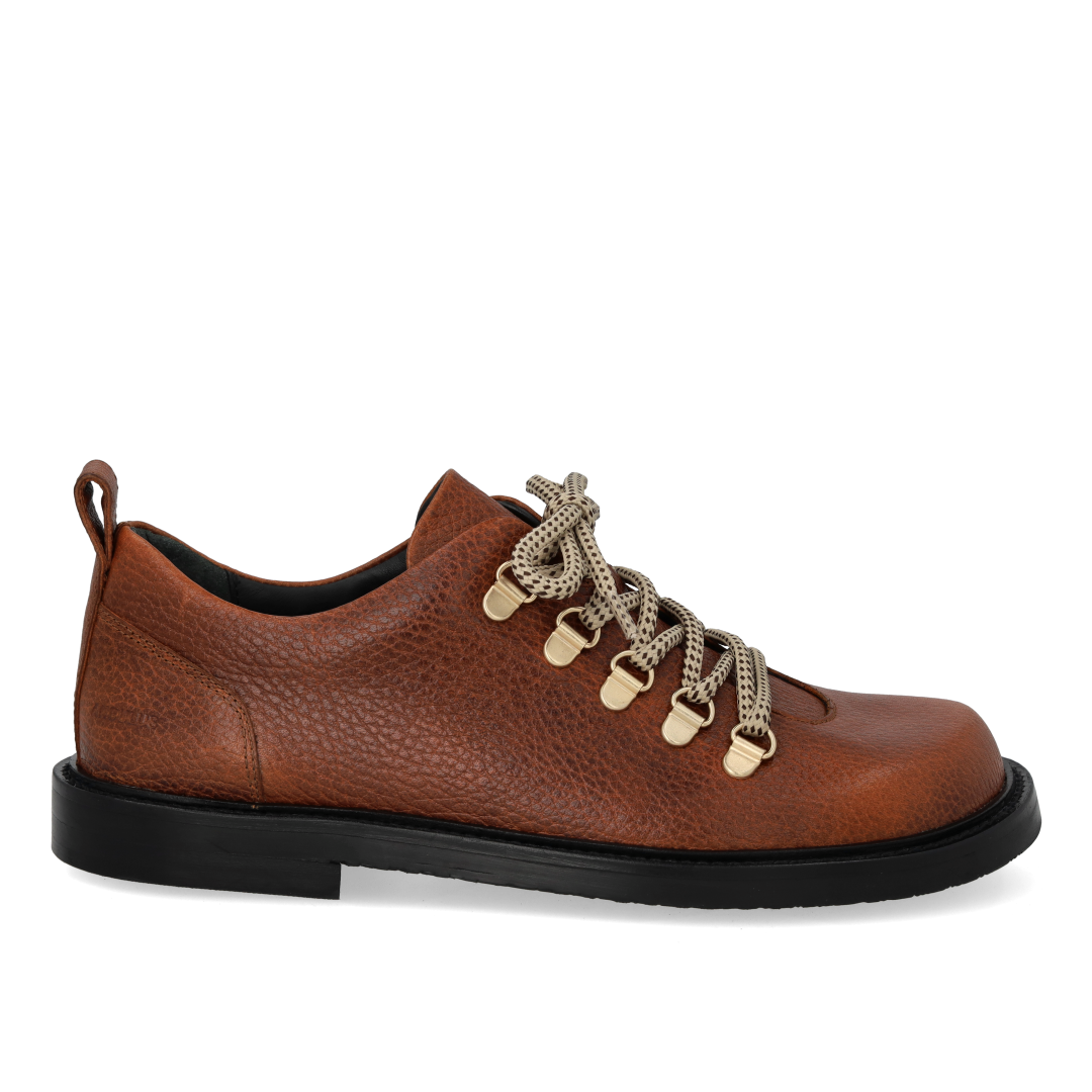 Lace-up shoes
