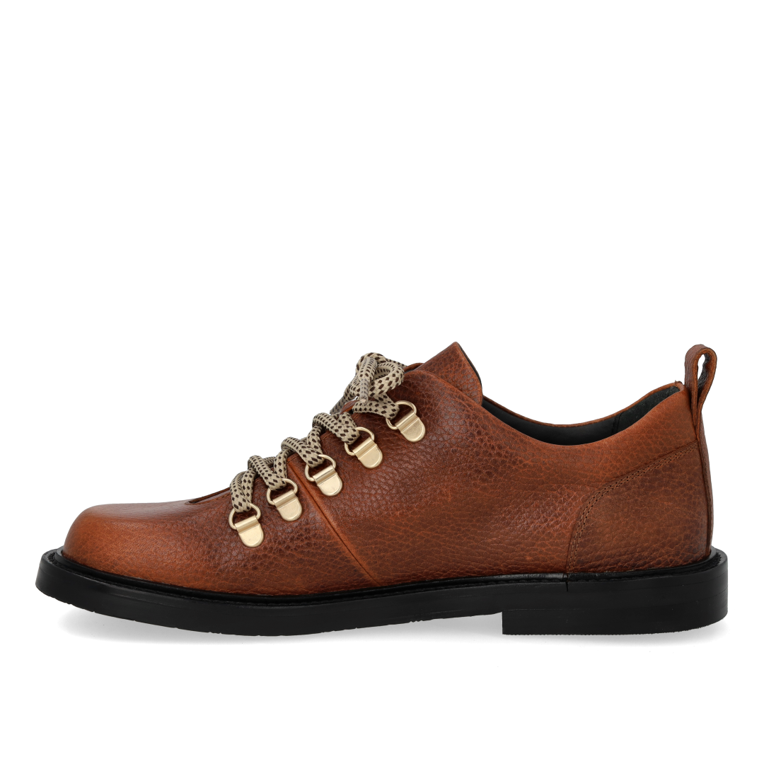 Lace-up shoes
