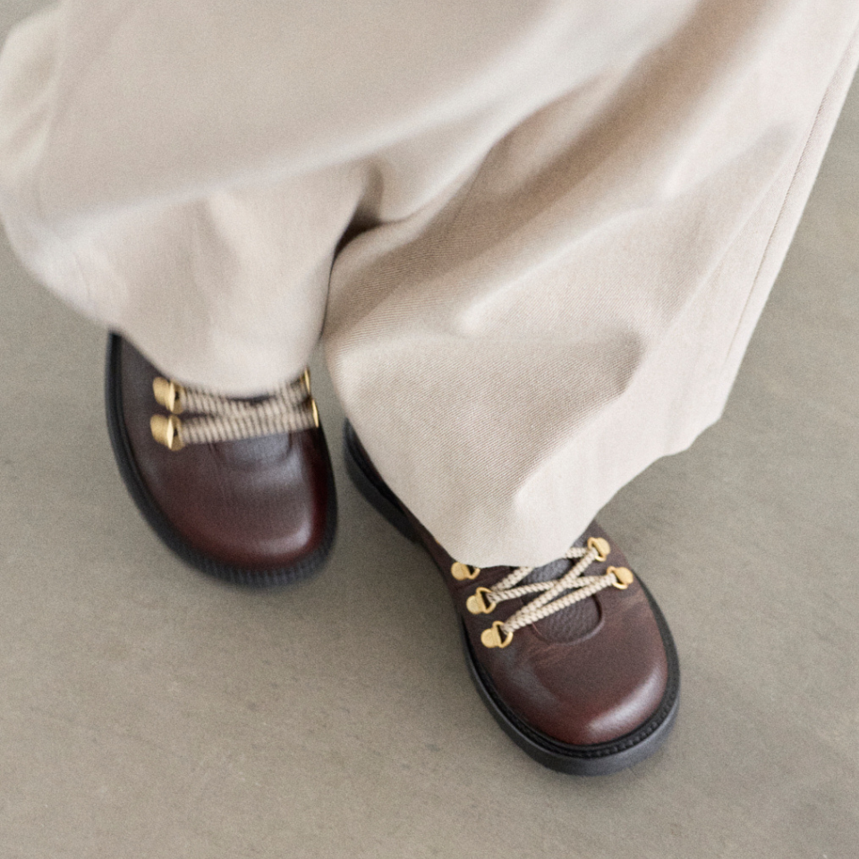 Lace-up shoes