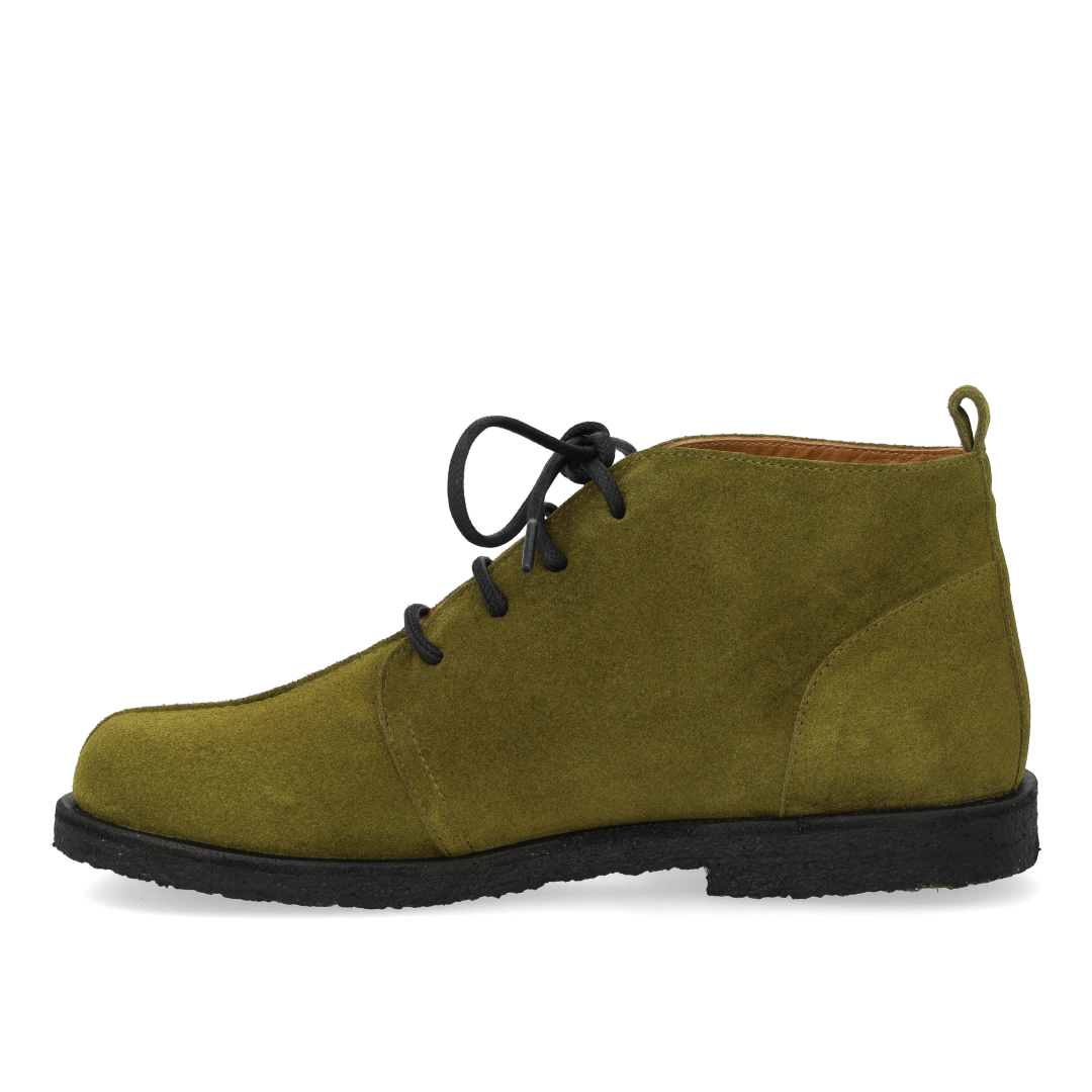 Lace-up shoes