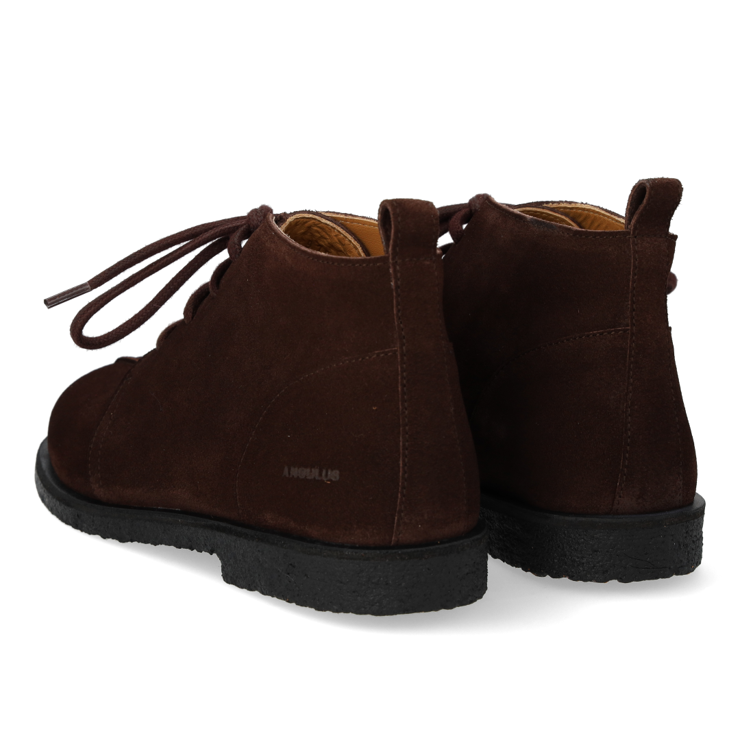 Lace-up shoes