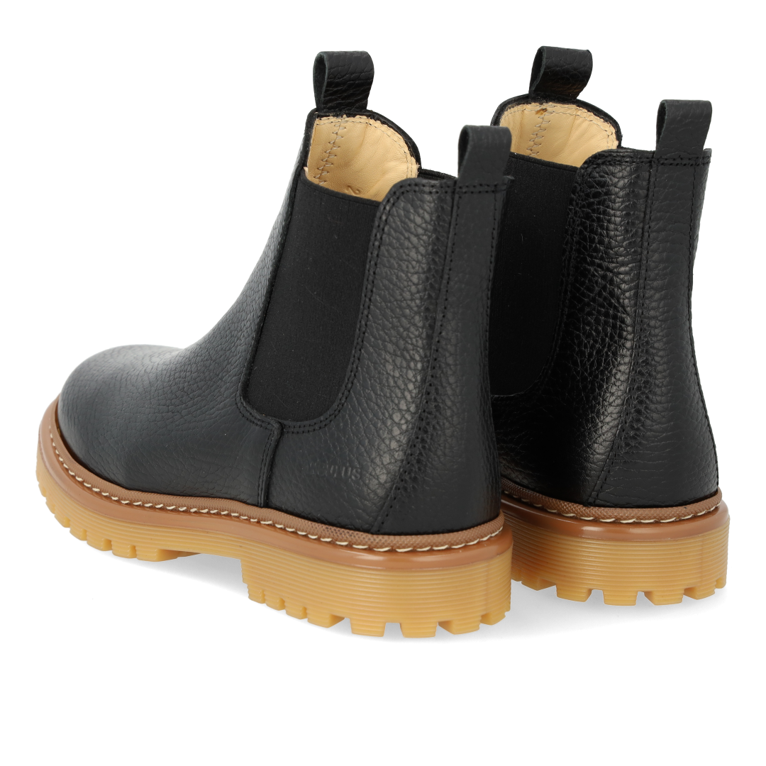 Chelsea boot with track sole