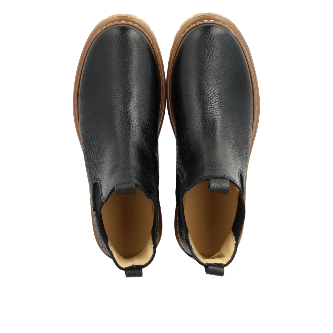 Chelsea boot with track sole