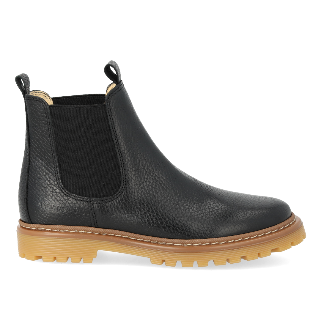 Chelsea boot with track sole