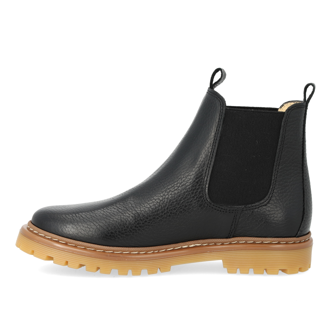 Chelsea boot with track sole