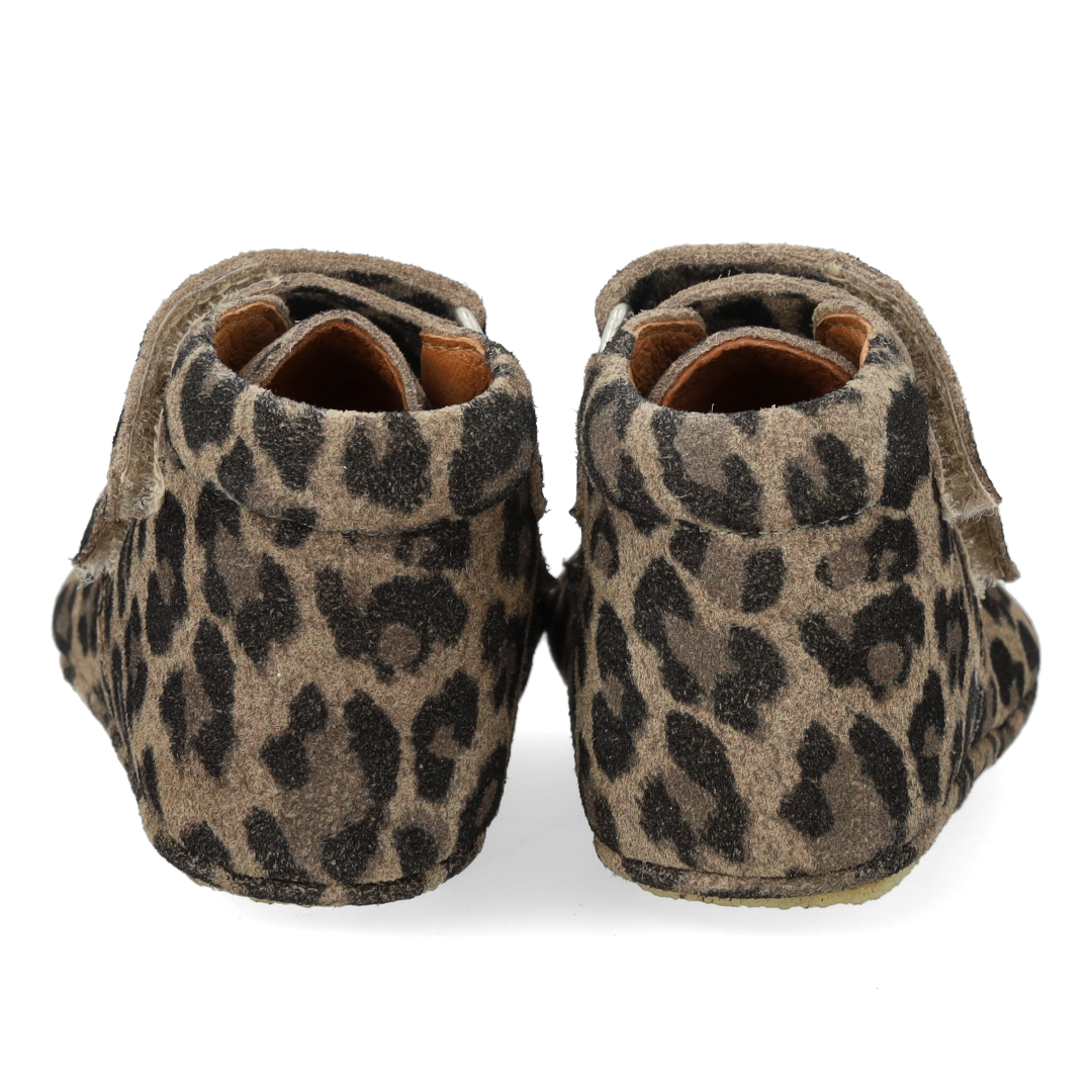 Soft and flexible prewalker leather shoes