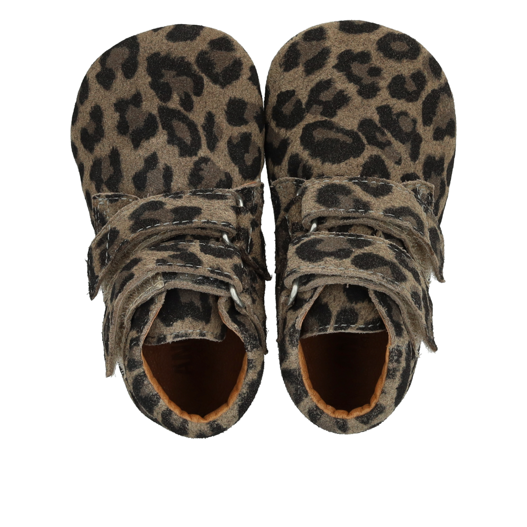 Soft and flexible prewalker leather shoes