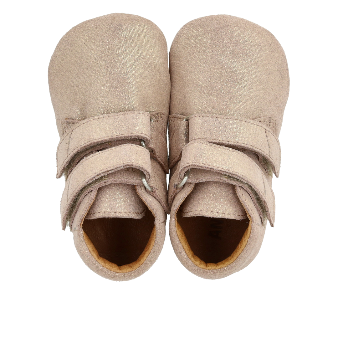 Soft and flexible prewalker leather shoes