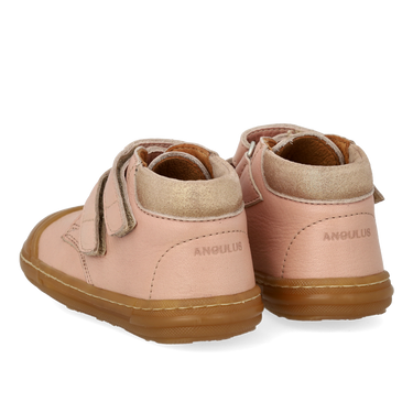 The first shoe with toe protection