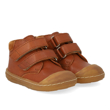 The first shoe with toe protection