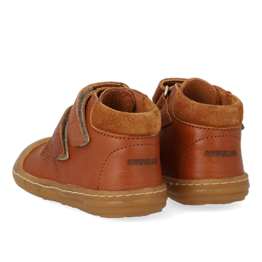 The first shoe with toe protection