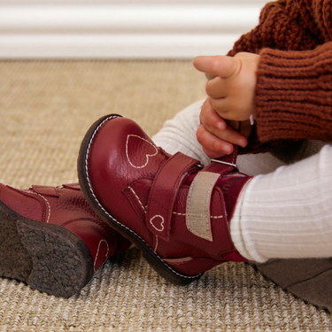 Beginner TEX-boot with heart embroidery