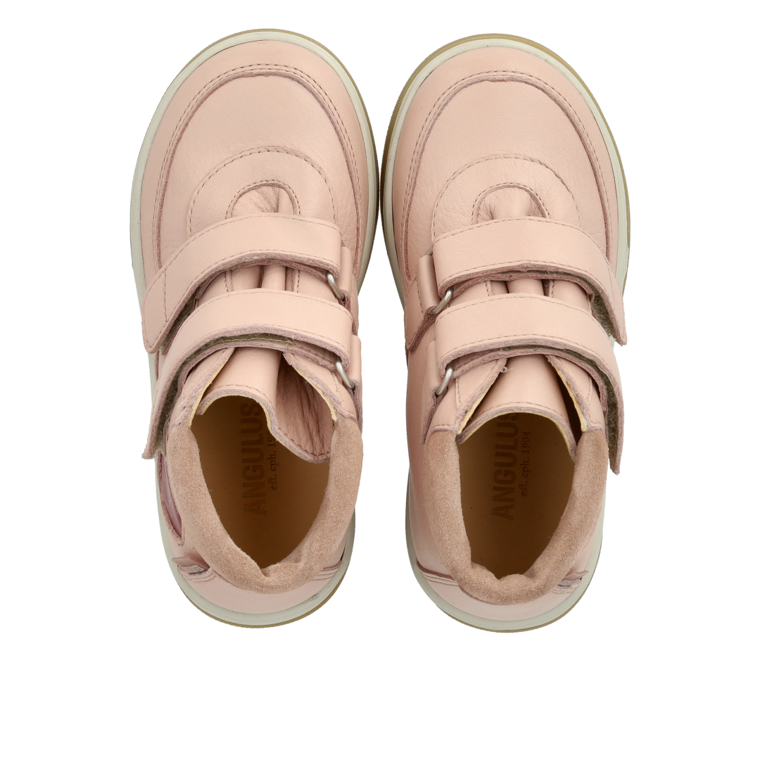 High-top TEX-sneaker with patent-leather heart
