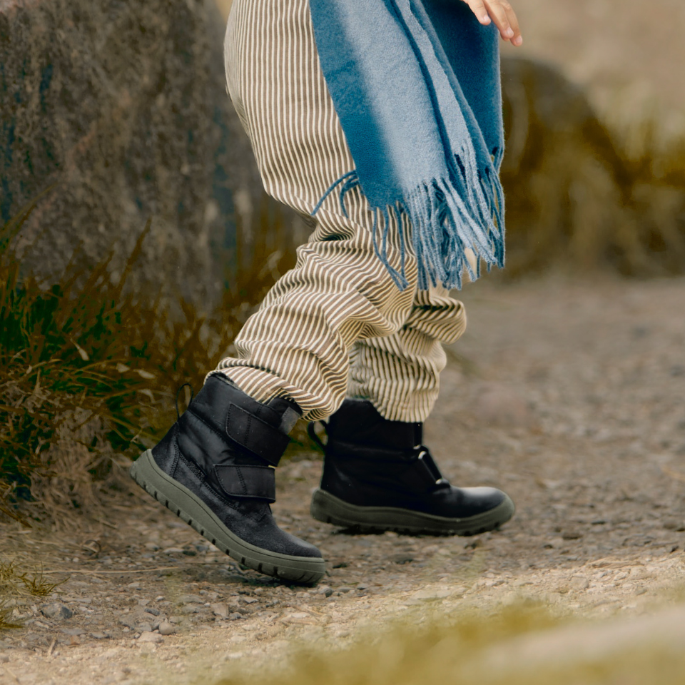 TEX boot in nylon with durable leather accents